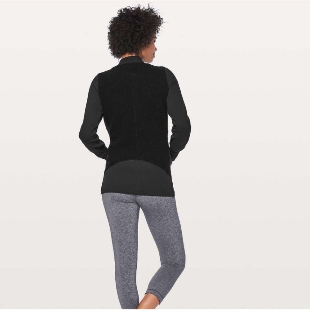 Lululemon Women's Black Stand Out Sherpa Jacket Full Zip Size: 8 - Picture 2 of 16